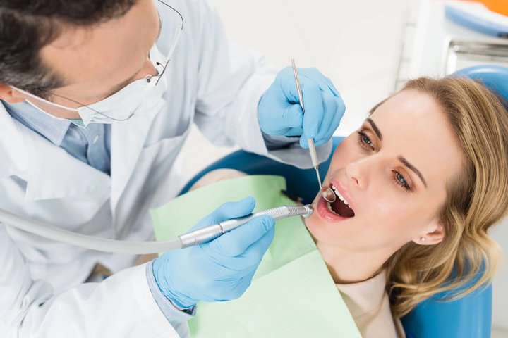 Woman and Dentist 32792