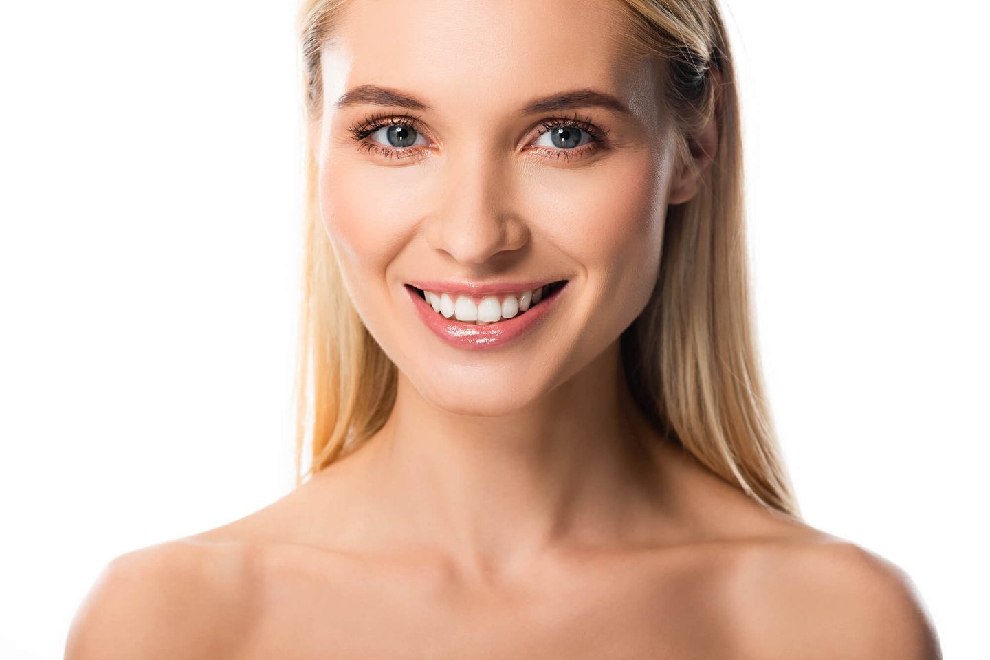 beautiful blonde wearing best veneers in orlando