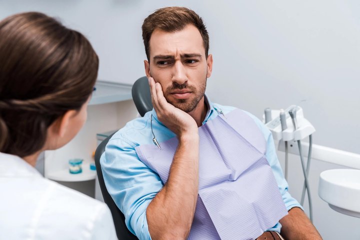 Infected-Dental-Implants-in-Orlando-FL-Causing-Toothache